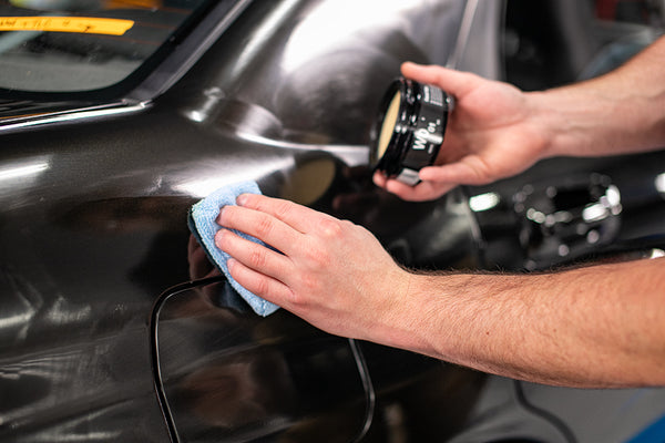 Terry Sponge 2 x 4 Blue with WD 01 polishing a black subaru