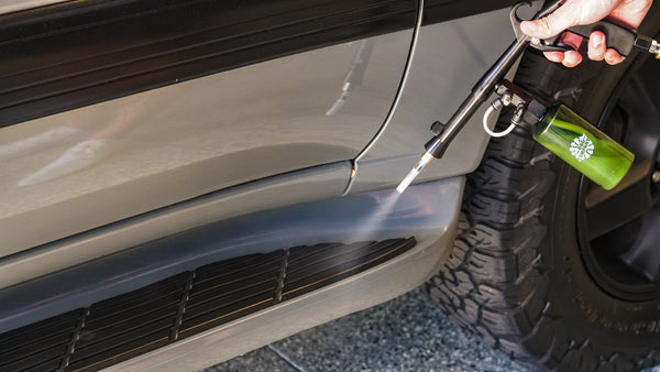 A demo of someone using The Rag Company Ultra Air Spray Applicator on a car stepper.