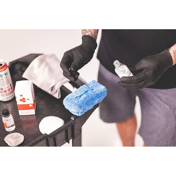 Gtechniq Crystal Serum 30ml and Eagle Applicator Sponge Example