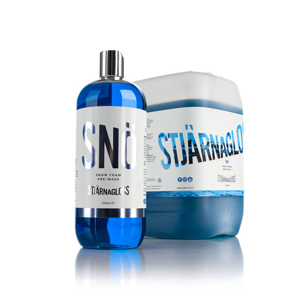 A bottle and jug of Stjarnagloss Snow foam on a white background.