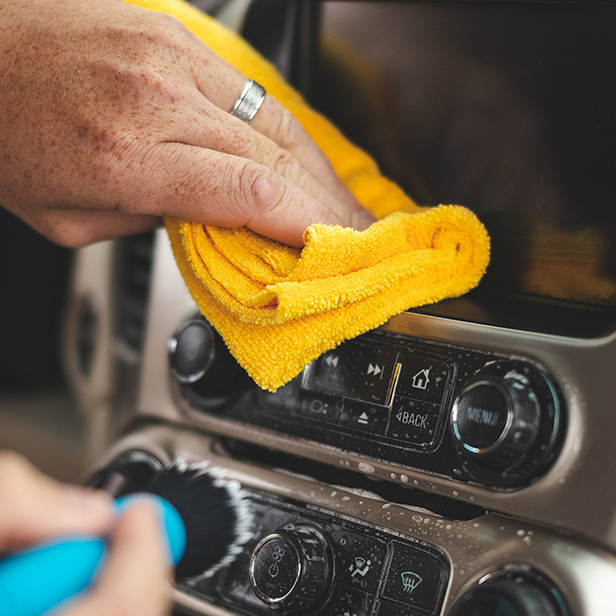 Interior Plastic Detailing Microfiber Towels | The Rag Company