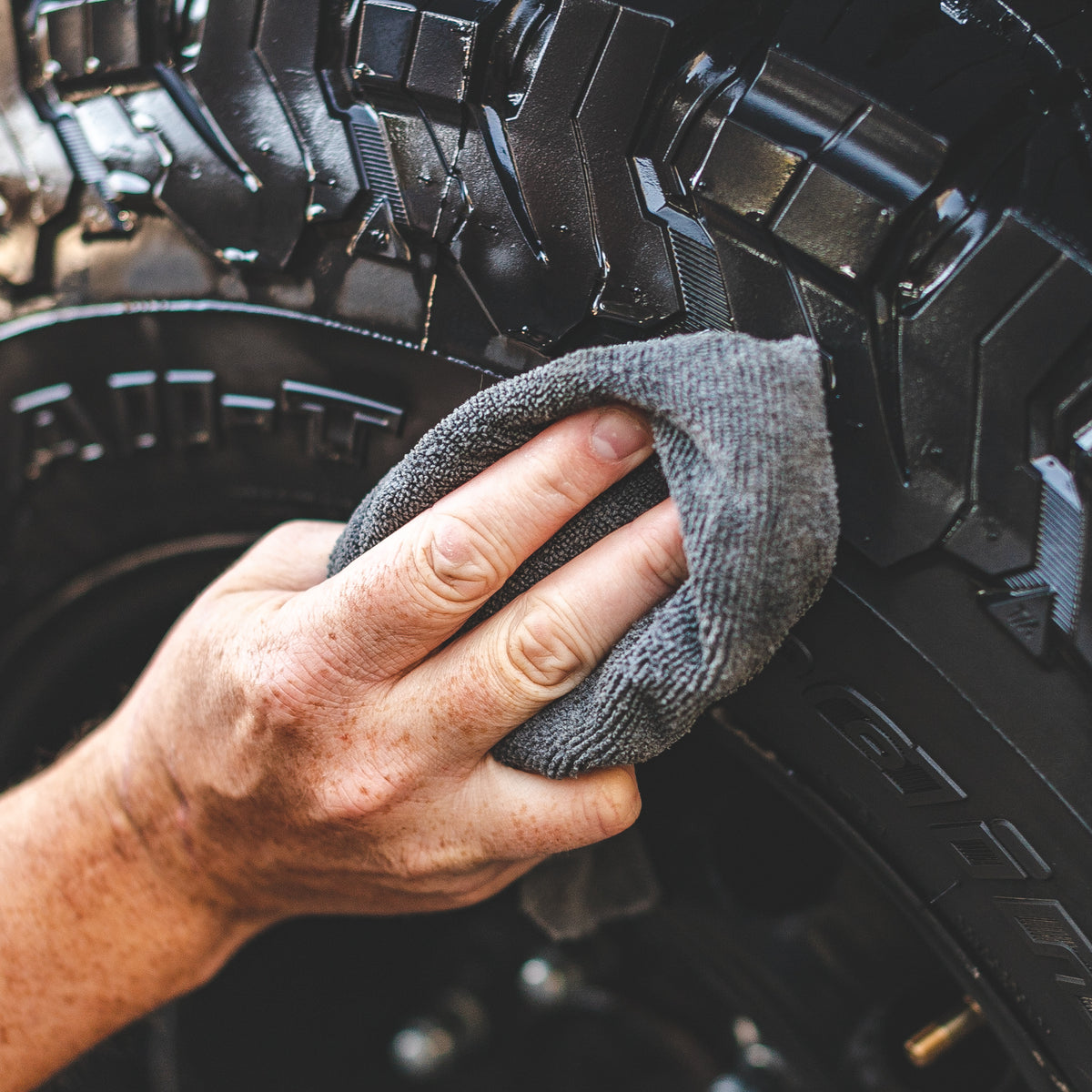 Wheel and Tire Microfiber Towels | The Rag Company