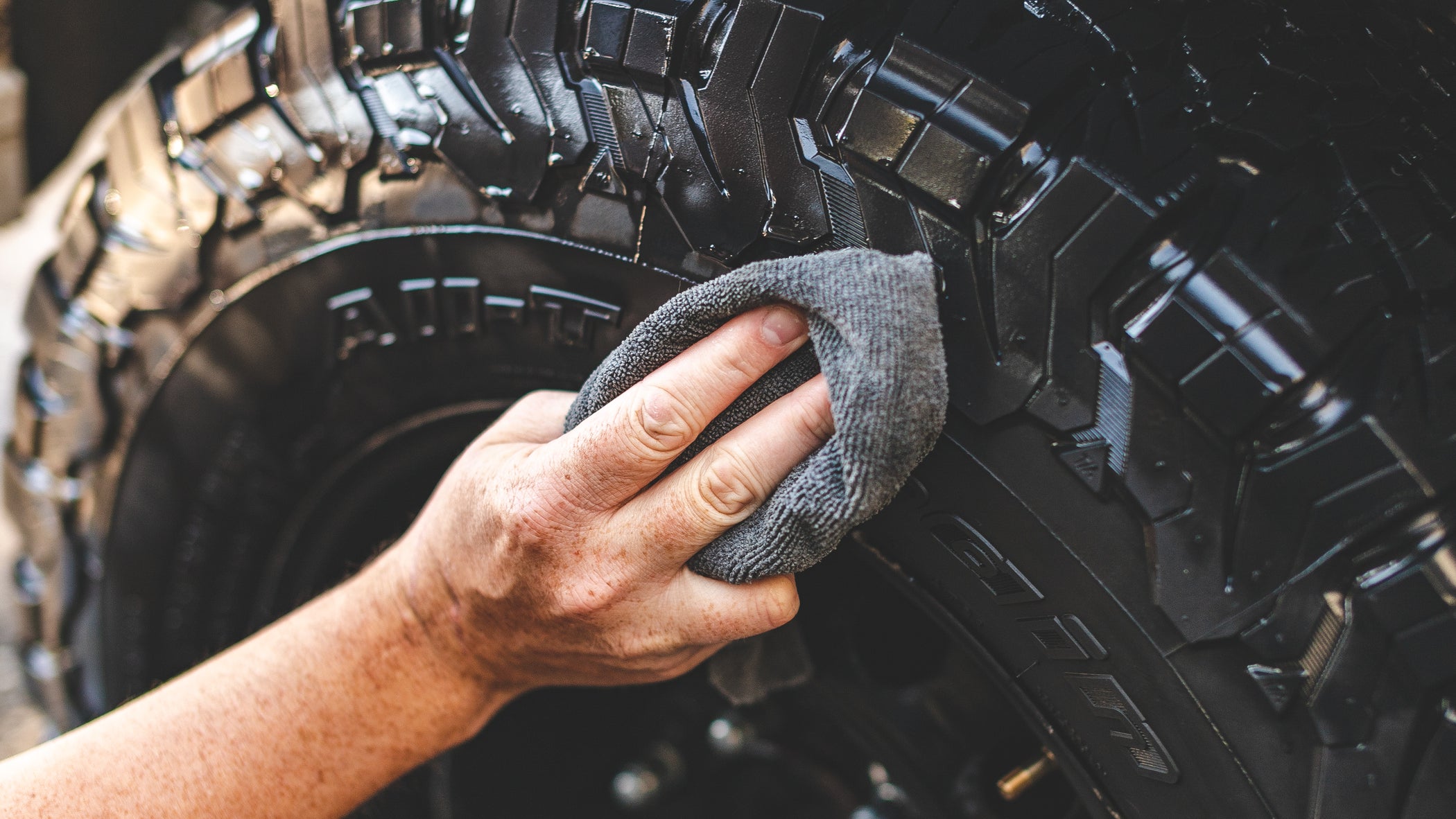 Wheel and Tire Microfiber Towels | The Rag Company