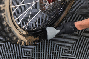 Moto - Curved Tire Brush