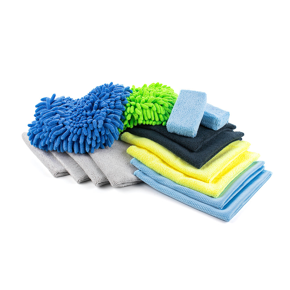 Premium Photo  Items for home cleaning. gloves, brush and sponges
